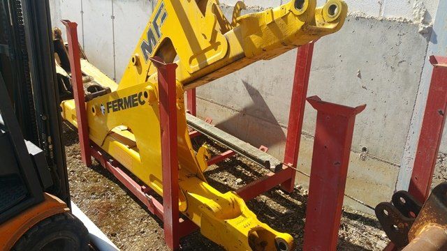 BRAZO ELEVACION RETROCARGADORA FERMEC