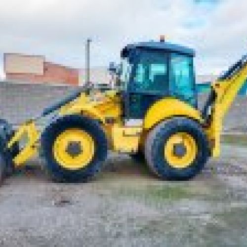 New Holland LB115 usada en venta