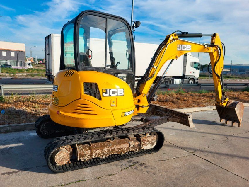 JBC 8035 usada detras